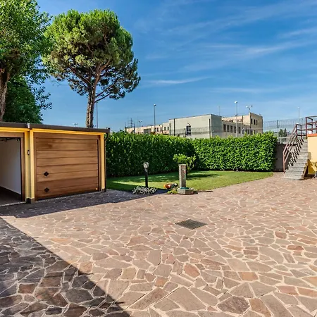 Giulia By Interhome شقة *